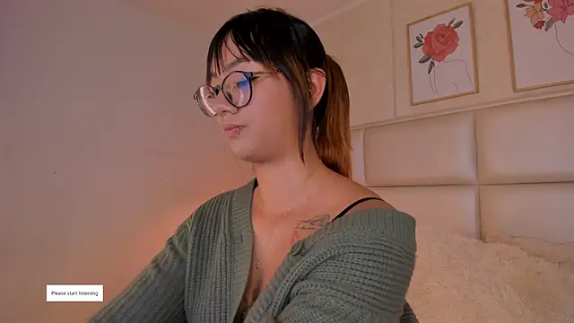 Snapshot of Aily_Yozuko chatting on December 16, 2:27 am Aily Yozuko online show from December 16, 2:27 am