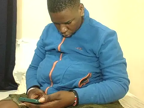 Snapshot of SexyTirries13 chatting on October 11, 5:17 am SexyTirries13 online show from October 11, 5:17 am