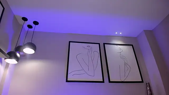 Snapshot of DonnaStonne chatting on December 21, 2:52 am DonnaStonne online show from December 21, 2:52 am