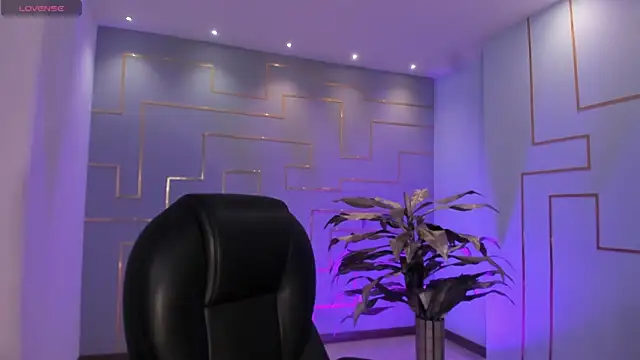 Snapshot of DonnaStonne chatting on February 23, 8:55 pm DonnaStonne online show from February 23, 8:55 pm