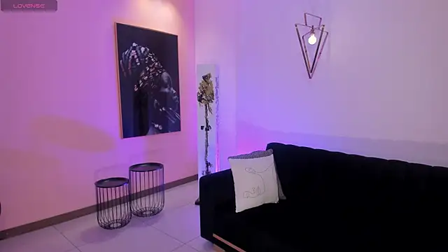 Snapshot of DonnaStonne chatting on March 21, 2:28 am DonnaStonne online show from March 21, 2:28 am