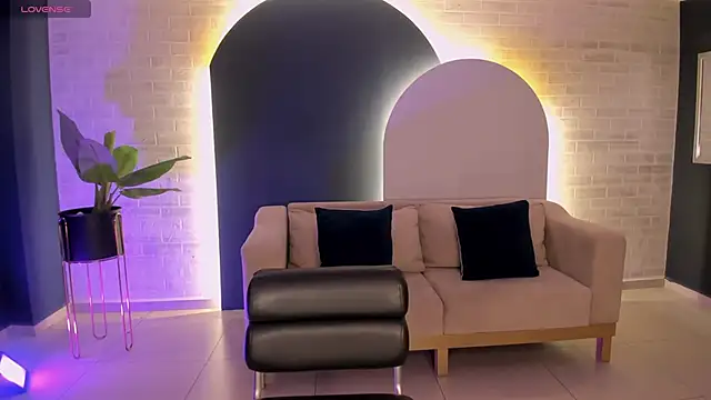 Snapshot of DonnaStonne chatting on September 23, 3:31 am DonnaStonne online show from September 23, 3:31 am