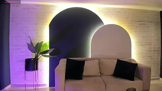 Snapshot of DonnaStonne chatting on September 24, 3:32 am DonnaStonne online show from September 24, 3:32 am