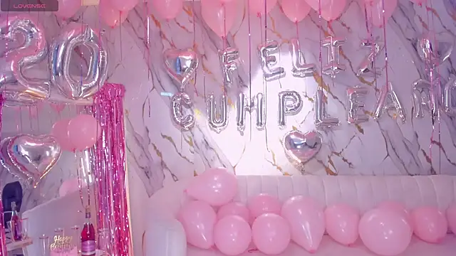 Snapshot of DonnaStonne chatting on October 7, 5:26 am DonnaStonne online show from October 7, 5:26 am