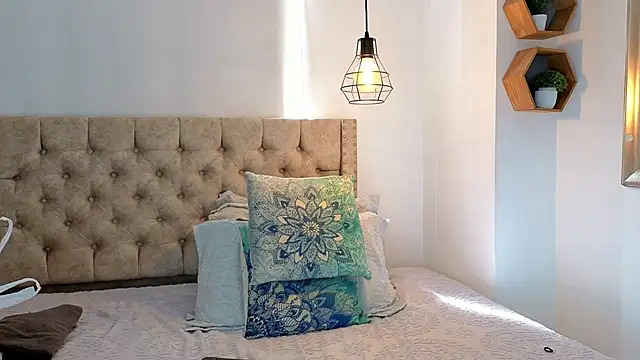 Anya Texas online show from October 19, 7:25 pm