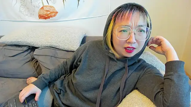 Snapshot of luxgray chatting on January 30, 9:58 pm luxgray online show from January 30, 9:58 pm