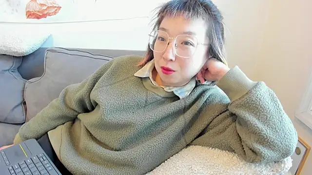 Snapshot of luxgray chatting on March 10, 8:01 pm luxgray online show from March 10, 8:01 pm