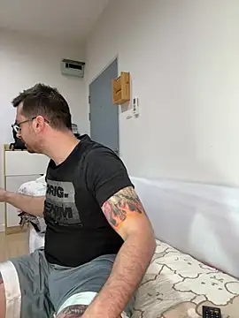 Snapshot of JayXCee_Official chatting on December 14, 4:56 am JayXCee Official online show from December 14, 4:56 am