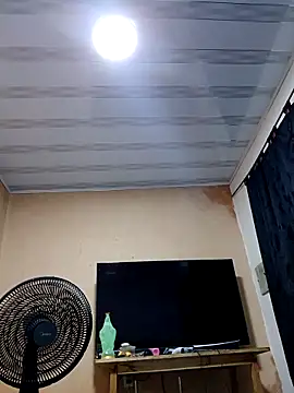 Snapshot of Liancy chatting on February 11, 2:27 am Liancy online show from February 11, 2:27 am