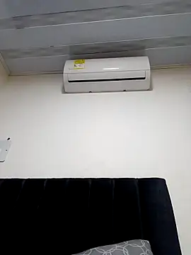 Snapshot of Liancy chatting on February 15, 12:07 am Liancy online show from February 15, 12:07 am