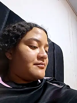 Snapshot of Liancy chatting on February 19, 11:01 pm Liancy online show from February 19, 11:01 pm