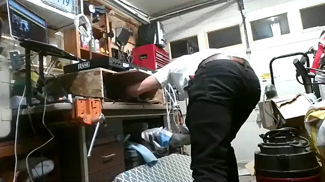 tongueispowerr6d9 online show from December 10, 11:40 pm