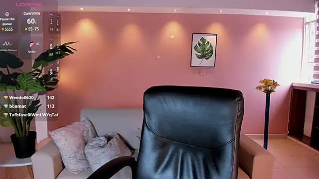 Snapshot of IsabellaaJoness chatting on February 11, 6:01 pm IsabellaaJoness online show from February 11, 6:01 pm