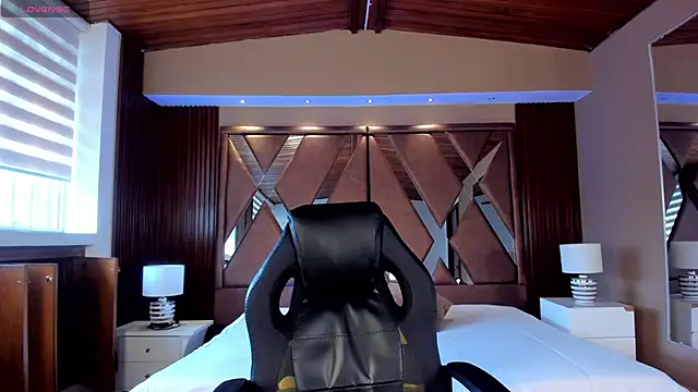 Snapshot of IsabellaaJoness chatting on March 17, 1:29 pm IsabellaaJoness online show from March 17, 1:29 pm