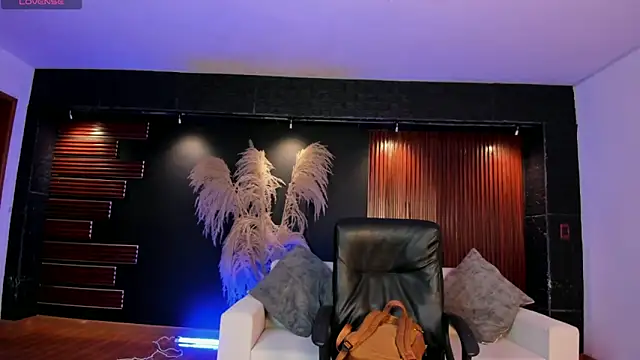 Snapshot of IsabellaaJoness chatting on November 9, 1:53 pm IsabellaaJoness online show from November 9, 1:53 pm