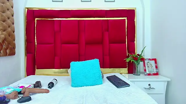 Snapshot of CoralHarrinson chatting on January 12, 10:43 pm CoralHarrinson online show from January 12, 10:43 pm