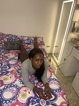 Snapshot of CoralHarrinson chatting on October 12, 1:48 am CoralHarrinson online show from October 12, 1:48 am