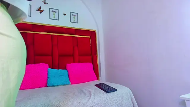 Snapshot of CoralHarrinson chatting on October 19, 8:31 pm CoralHarrinson online show from October 19, 8:31 pm