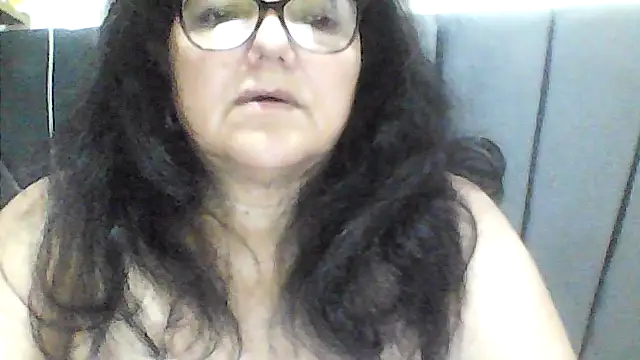 Snapshot of kassandra02 chatting on October 22, 2:45 am kassandra02 online show from October 22, 2:45 am