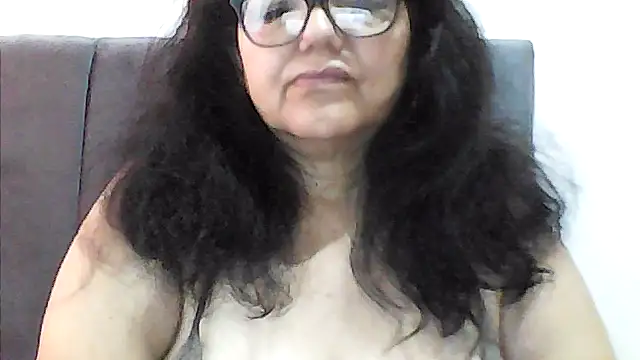 Snapshot of kassandra02 chatting on December 4, 1:31 pm kassandra02 online show from December 4, 1:31 pm