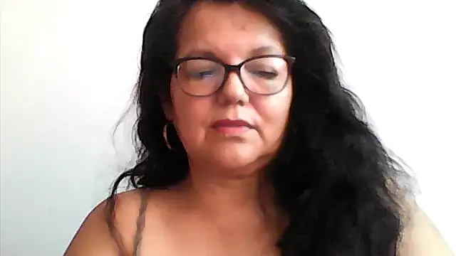 Snapshot of kassandra02 chatting on December 16, 2:33 pm kassandra02 online show from December 16, 2:33 pm