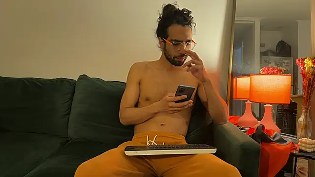 Redfloweer1 online show from October 7, 1:03 am