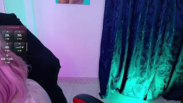 Snapshot of pandorabeker chatting on October 28, 1:53 am pandorabeker online show from October 28, 1:53 am