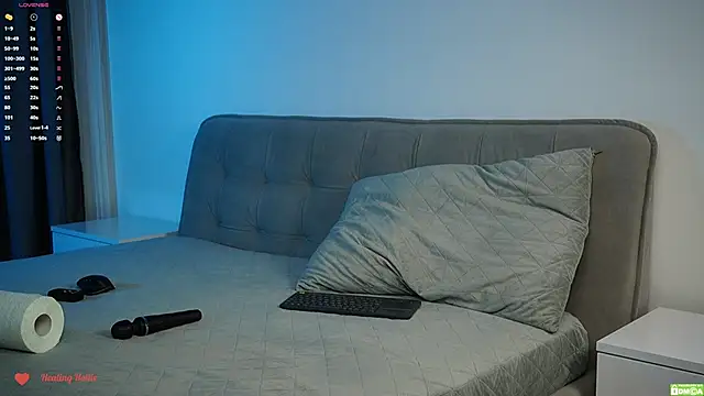 Snapshot of Healing_Hottie chatting on February 5, 9:50 pm Healing Hottie online show from February 5, 9:50 pm