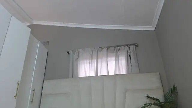 naughtyblackdolie online show from February 11, 6:40 am