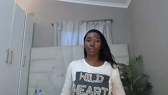 naughtyblackdolie online show from March 8, 7:16 am