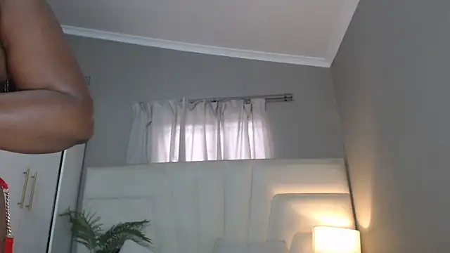 naughtyblackdolie online show from January 17, 8:08 am