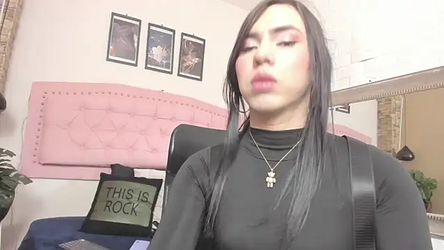 Snapshot of diosagolden chatting on March 22, 9:10 pm diosagolden online show from March 22, 9:10 pm