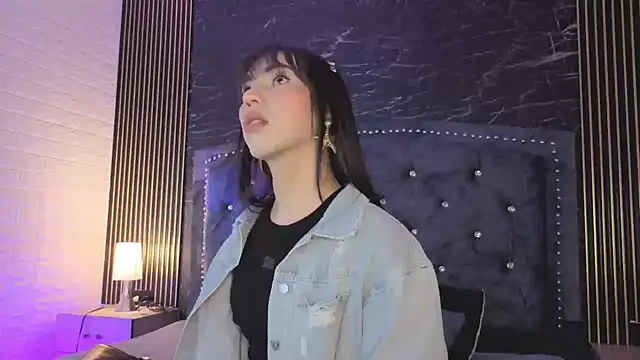 Snapshot of diosagolden chatting on October 3, 8:17 pm diosagolden online show from October 3, 8:17 pm