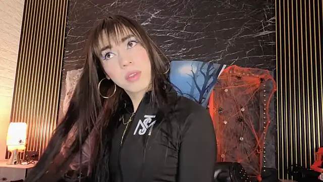 Snapshot of diosagolden chatting on October 18, 8:53 pm diosagolden online show from October 18, 8:53 pm