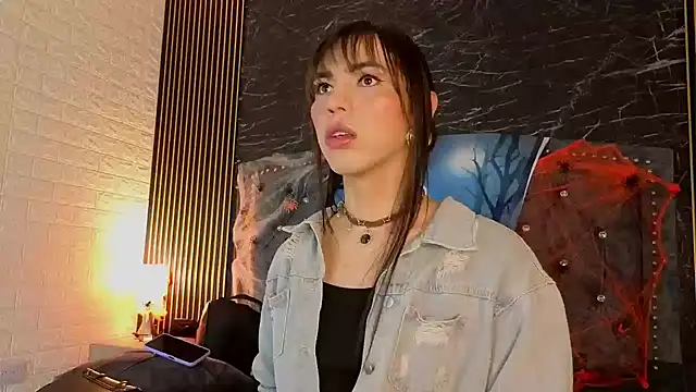 Snapshot of diosagolden chatting on October 27, 8:13 pm diosagolden online show from October 27, 8:13 pm