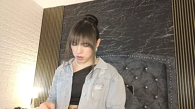 Snapshot of diosagolden chatting on November 8, 8:07 pm diosagolden online show from November 8, 8:07 pm