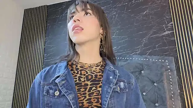 Snapshot of diosagolden chatting on December 3, 8:40 pm diosagolden online show from December 3, 8:40 pm