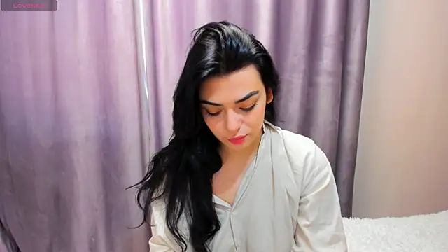  cleopattra  online show from December 5, 8:00 am