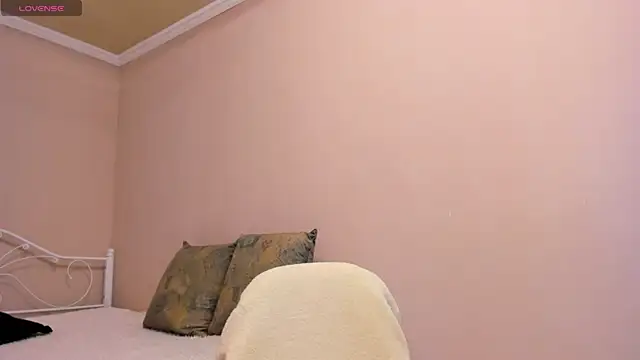  cleopattra  online show from December 12, 8:14 am