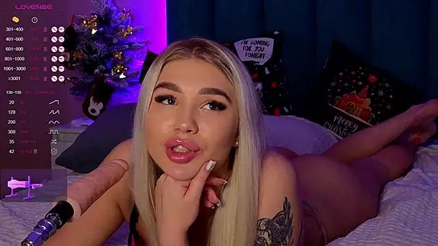 Snapshot of DreamPussyy chatting on December 28, 7:11 am DreamPussyy online show from December 28, 7:11 am