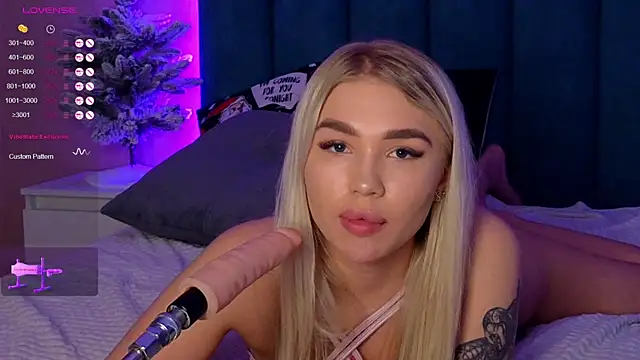 Snapshot of DreamPussyy chatting on January 10, 6:09 am DreamPussyy online show from January 10, 6:09 am