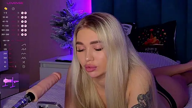 Snapshot of DreamPussyy chatting on January 13, 3:12 am DreamPussyy online show from January 13, 3:12 am