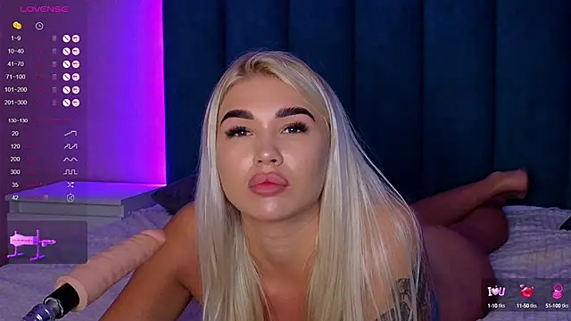 Snapshot of DreamPussyy chatting on February 19, 4:34 am DreamPussyy online show from February 19, 4:34 am