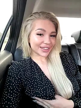 Snapshot of DreamPussyy chatting on October 20, 4:13 am DreamPussyy online show from October 20, 4:13 am