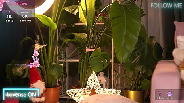 Snapshot of EmilyRaymont chatting on December 20, 3:13 am EmilyRaymont online show from December 20, 3:13 am