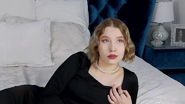 LiliLinn online show from January 31, 8:11 am