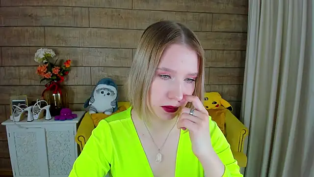 LiliLinn online show from February 26, 11:20 am