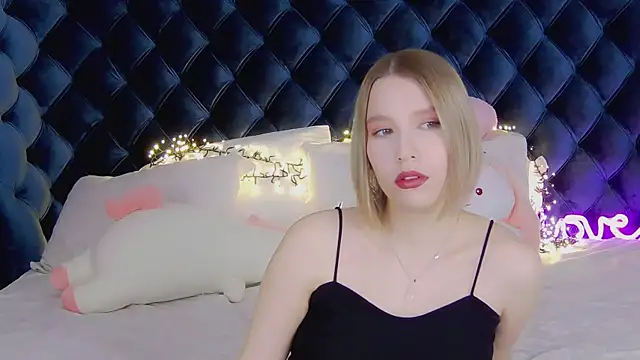 LiliLinn online show from March 8, 4:56 am