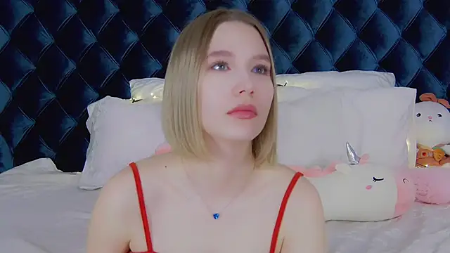 LiliLinn online show from March 19, 4:57 am