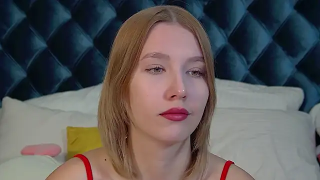 LiliLinn online show from September 19, 4:47 am